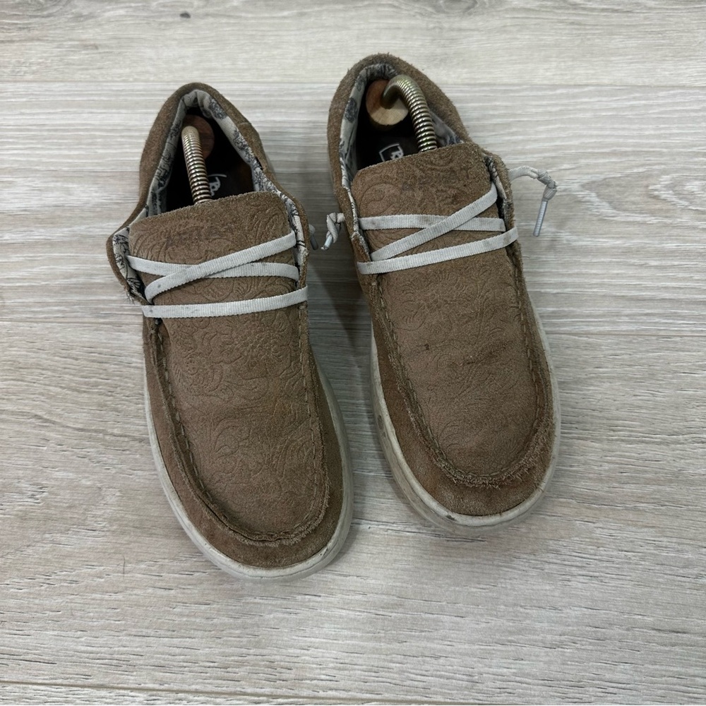 Ariat Ladies Hilo Floral Emboss Brown Shoes Women's size 9B